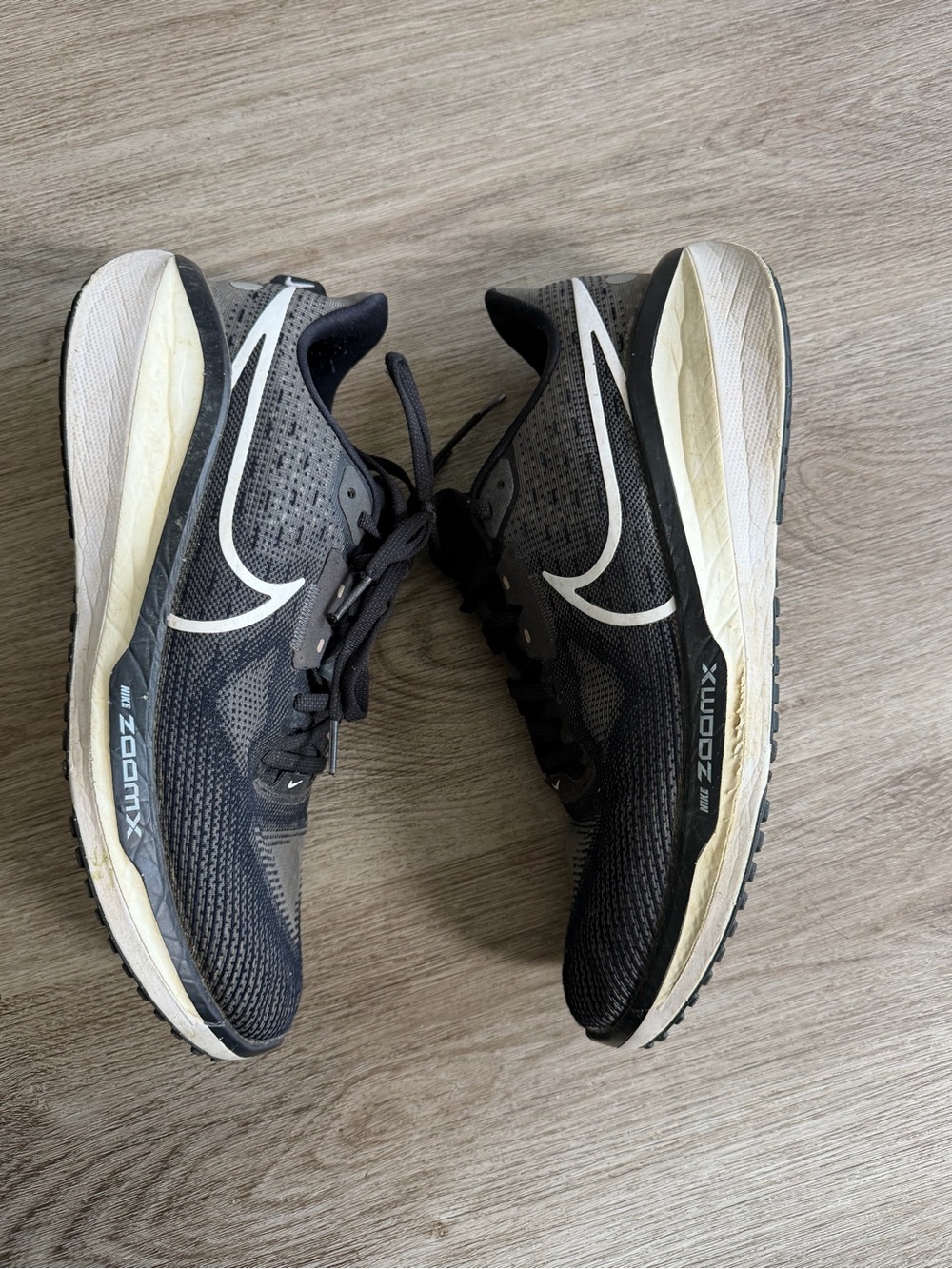 Nike ZoomX Invincible Run Flyknit 3 Black White Sneakers Men's Size 10